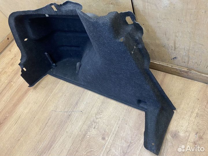 Обшивка багажника левая Skoda Rapid 2013-2020