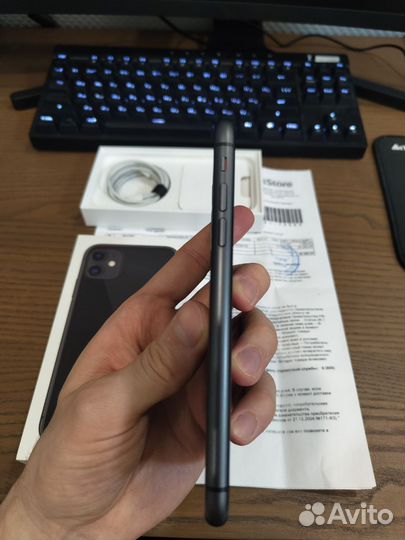iPhone 11, 64 ГБ