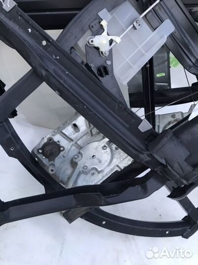Рамка стеклоподъемника задняя правая audi A4 B5