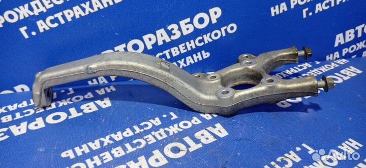 Передний правый поворотный кулак Lexus Gs350 седан