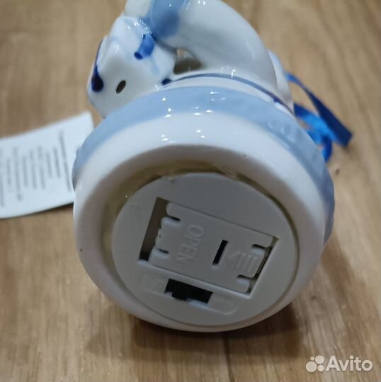 Статуэтка из фарфора