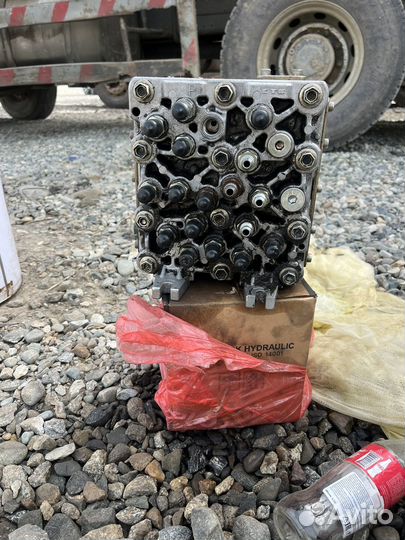 Распределитель на хитачи 240