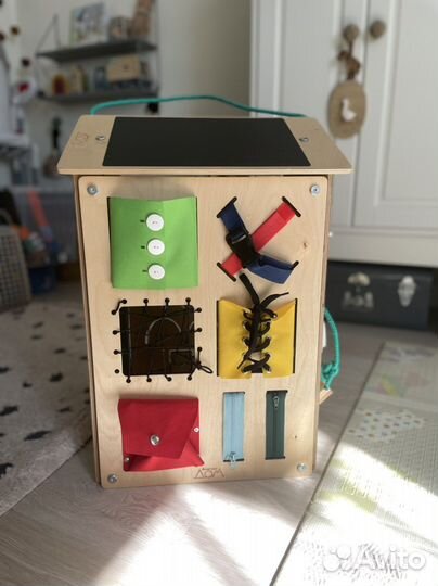 Бизиборд занятный дом