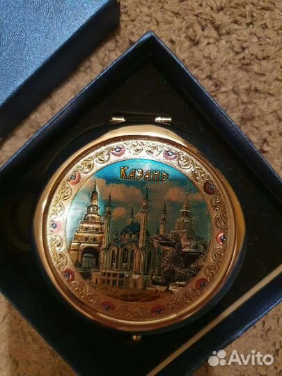 Красивое сувенирное зеркальце для сумочки