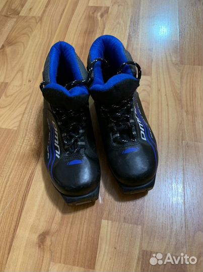 Лыжные ботинки