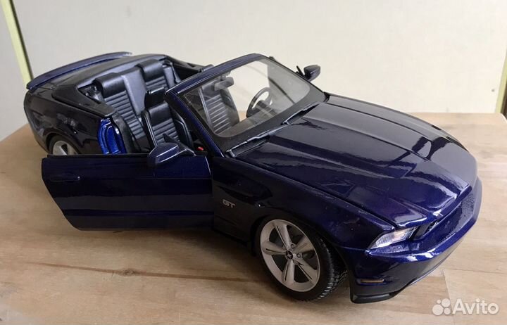 Модель автомобиля Ford Mustang GT