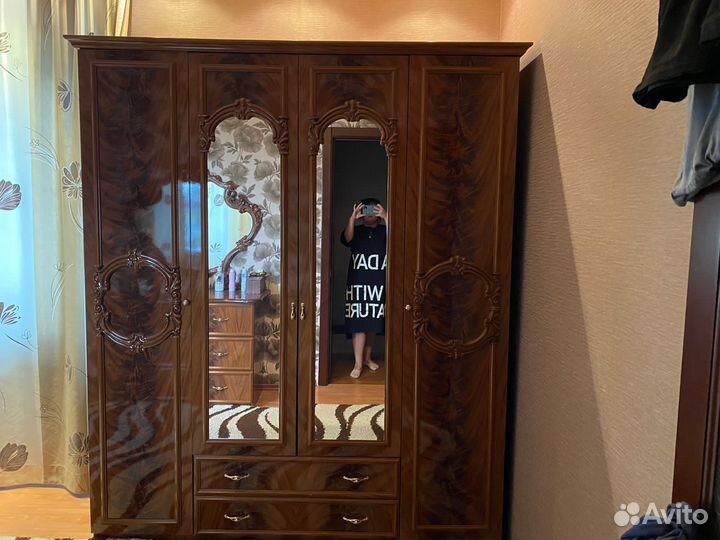 Спальный гарнитур