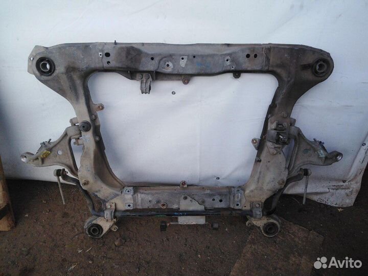 Подрамник volvo s60