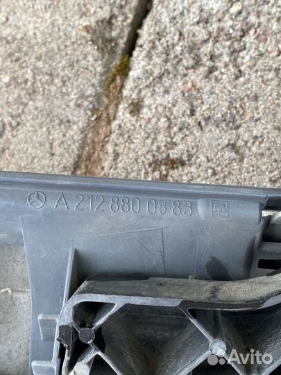 Решётка на радиатор Mercedes Benz E