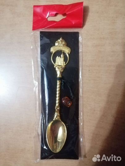 Сувенирная ложка с янтарем