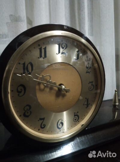 Часы настольные Весна