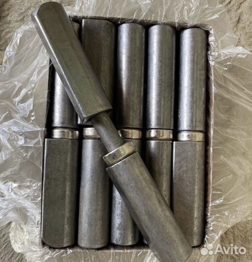 Петля приварная каплевидная (140мм * 20мм)