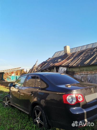 Volkswagen Jetta 1.6 AT, 2009, битый, 370 000 км