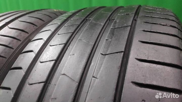 Pirelli P Zero PZ4 275/35 R22 104Y