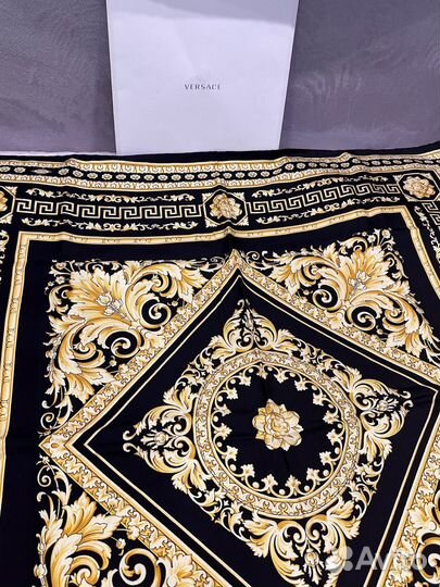 Платок Versace atelier