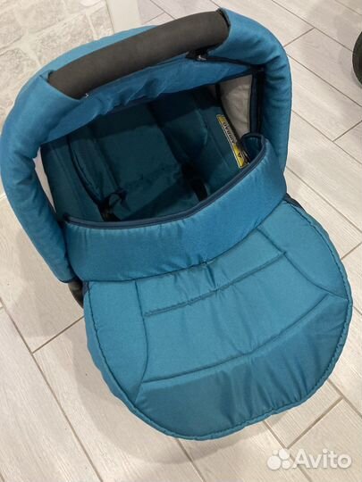 Детская коляска 3 в 1