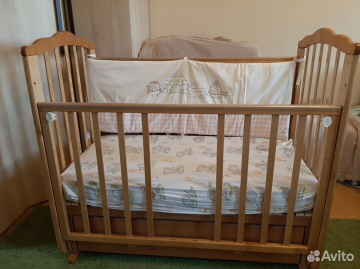 Детская кроватка
