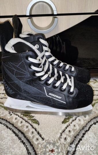 Коньки хоккейные