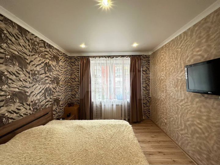 3-к. квартира, 100 м², 2/9 эт.