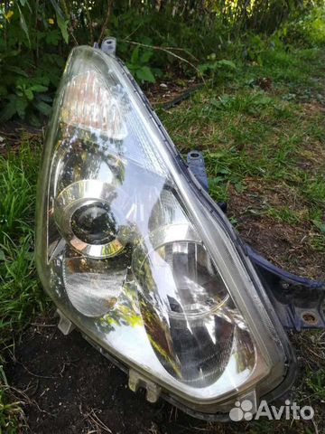 Правая фара wish 2005 год