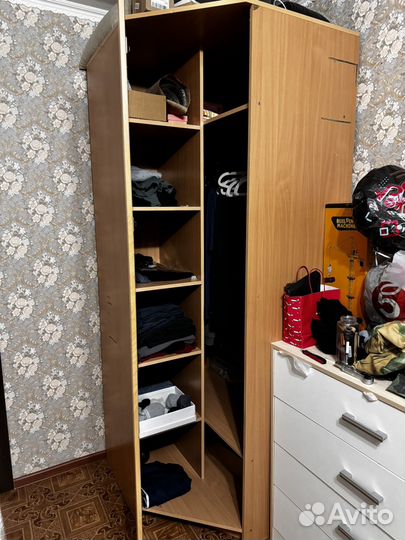 Угловой шкаф
