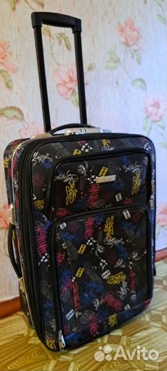 Чемодан на колесах детский