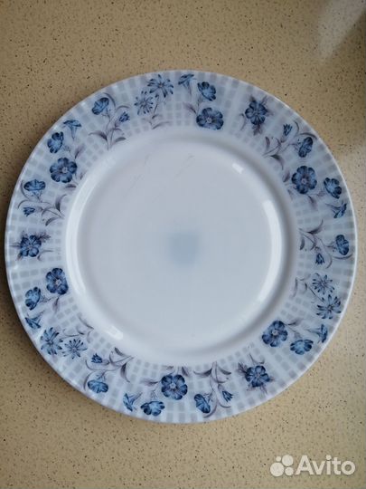 Тарелки разные