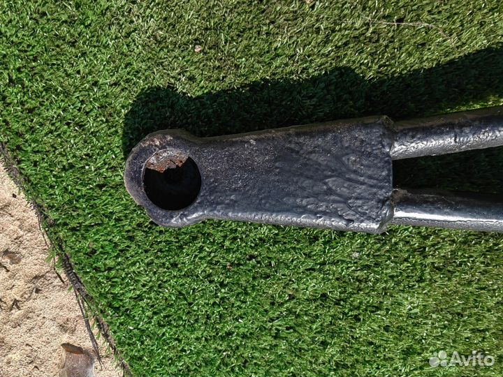 Балка распорка переднего подрамника infiniti m35