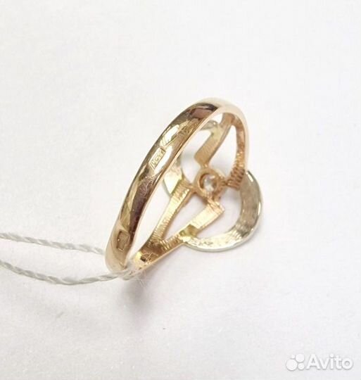 Кольцо с синтетическим камнем Золото