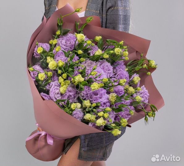 Букет лизиантусов