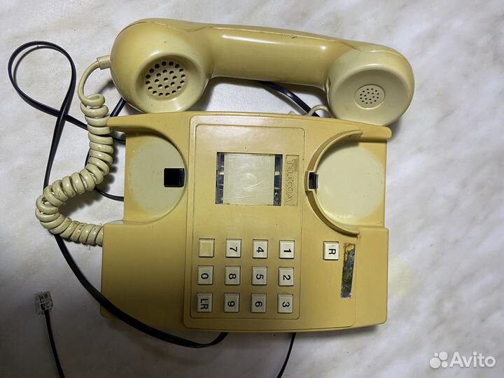 Телефон проводной кнопочный