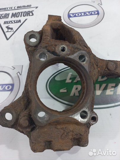 Кулак цапфа поворотный левый Volvo XC90 (03-14)