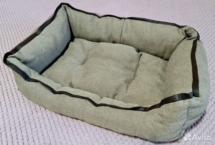 Лежак с подушкой и кантом