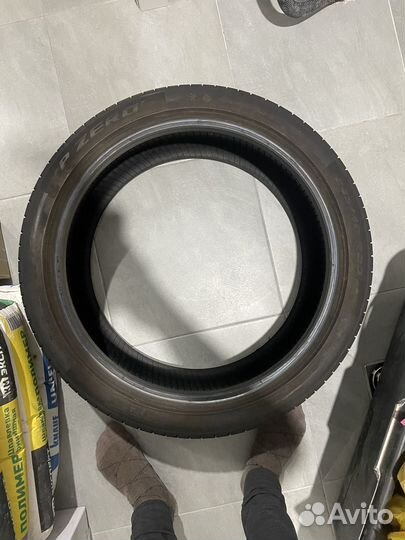 Pirelli P Zero PZ4 245/40 R20 99Y
