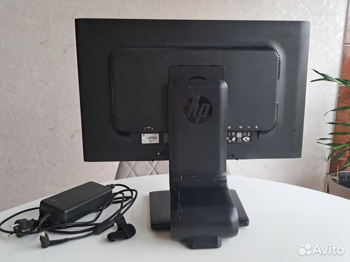 Монитор HP L2311c 23