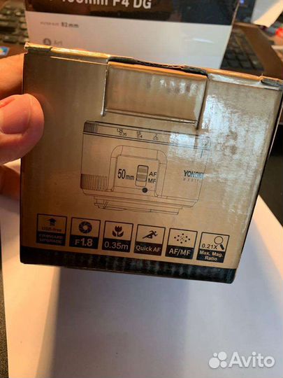 Фотообъектив YongNuo