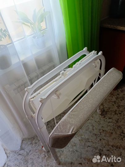 Ванночка с пеленальным столом