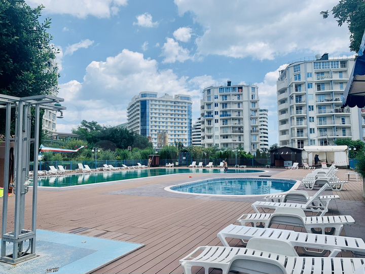 2-к. квартира, 108 м², 2/9 эт.