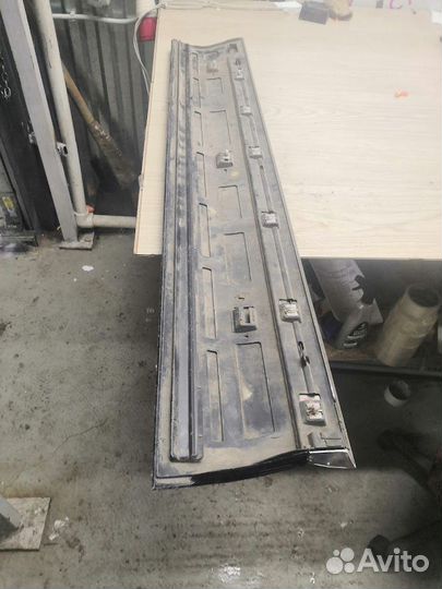 Накладка двери передняя правая Volkswagen Touareg