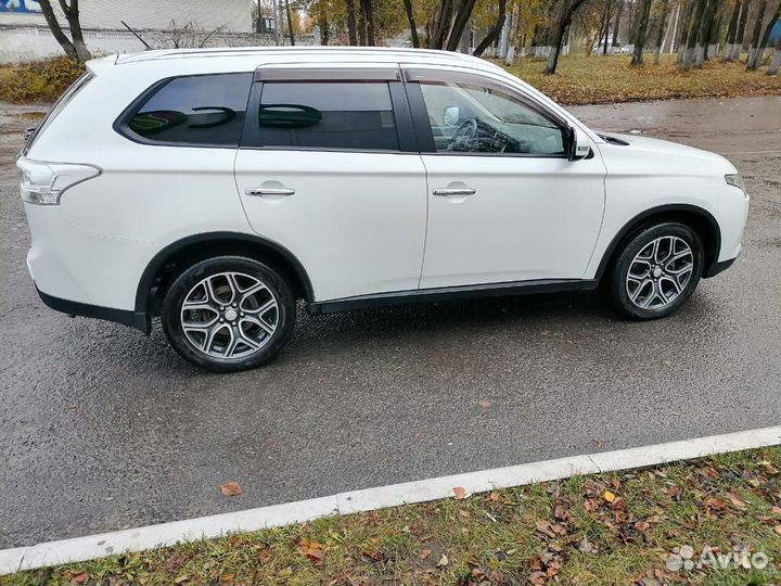 Mitsubishi Outlander 2.4 CVT, 2015, 141 131 км