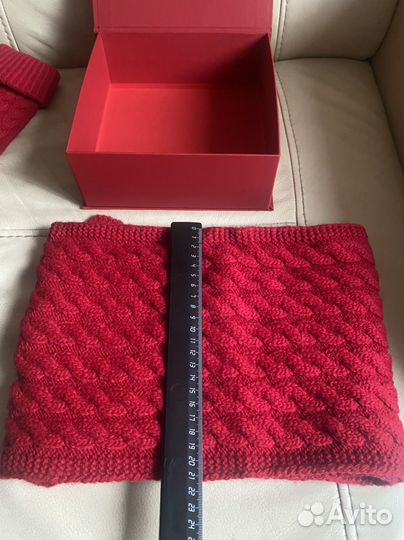 Подарочный набор шарф и варежки новый