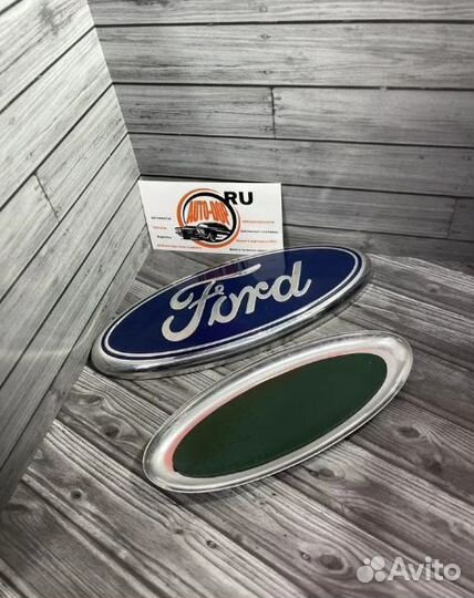Эмблема Ford Focus