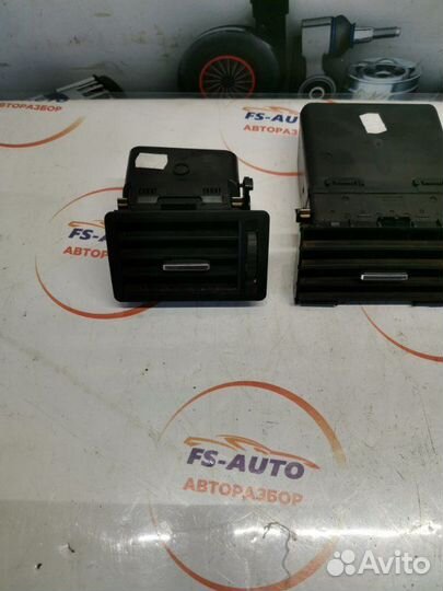 Воздуховод салона передний Ford Kuga 1 2.0 дизель