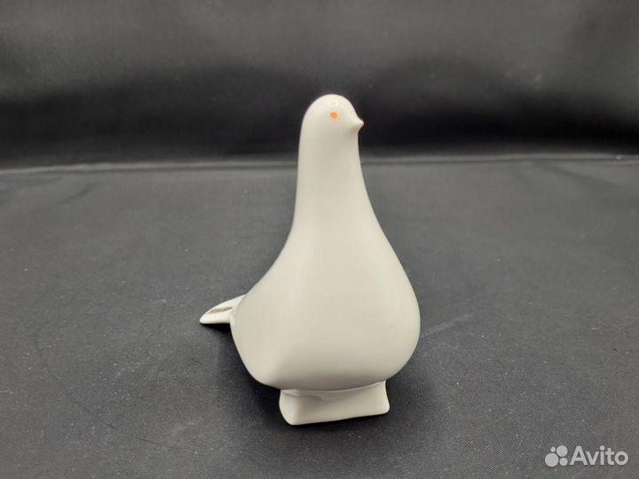 Статуэтка Голубь 10*9 см фарфор Южноуральский фз