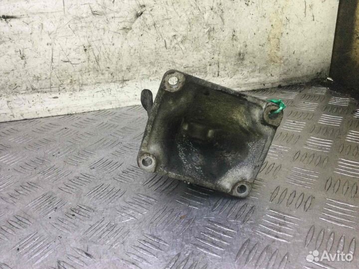 Кронштейн двигателя Mercedes C-klasse 6042230004 6