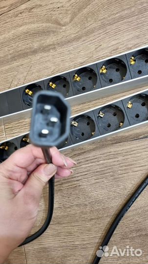 Блок розеток Hyperline SHE19-6SH-2.5EU