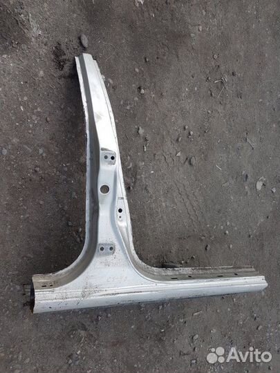 Центральная стойка кузова правая Toyota Camry CV40