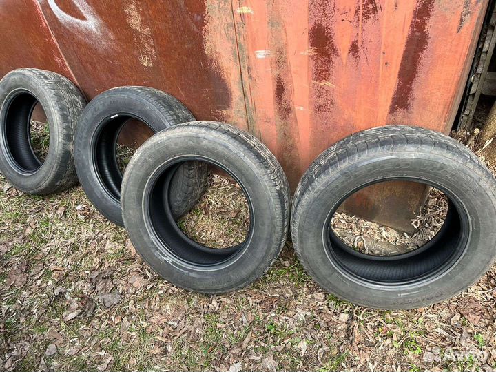 Bridgestone Dueler H/T 687 225/65 R17