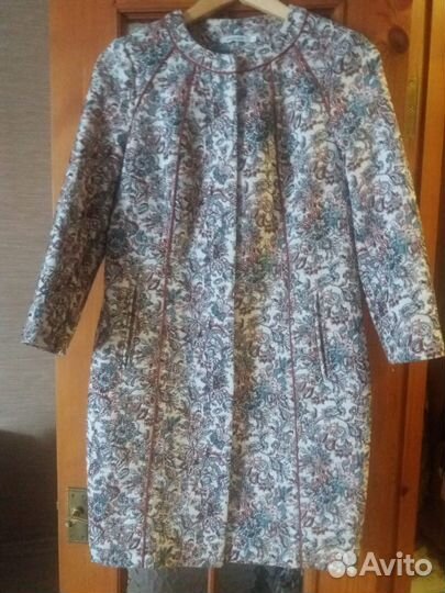 Летнее пальто Pompa 44 р