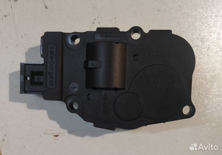 Моторчик заслонки печки Audi Оригинал